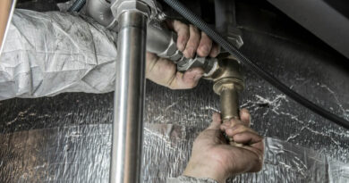 czym udrożnić rury odpływowe