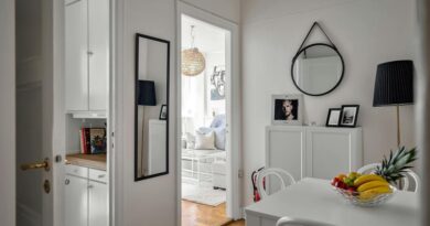 jaki kolor podłogi do białych mebli