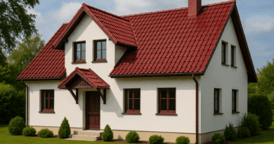 wiśniowy dach jasna elewacja