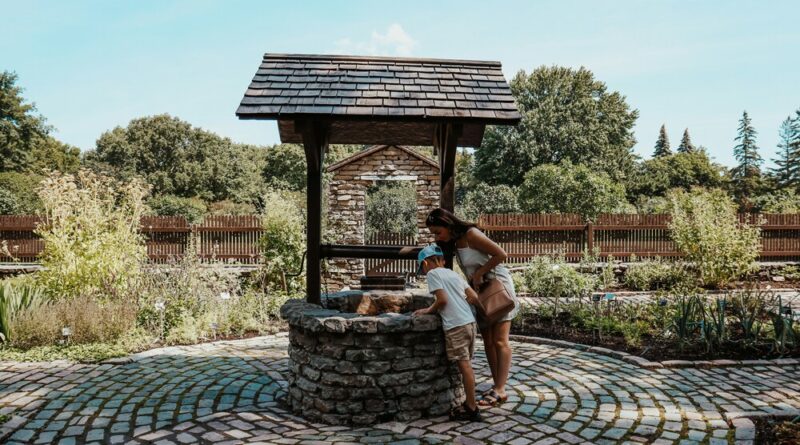 obudowa studni z kamienia